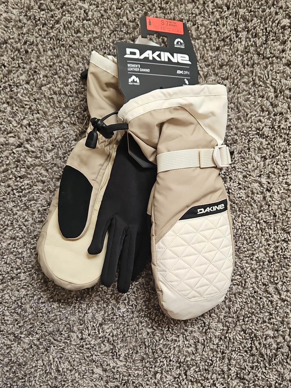 Dakine Women's Mittens in Beige, Cream & Black